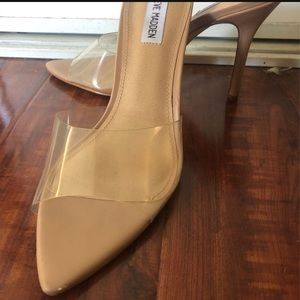 Steve Madden Feisty Nude heels